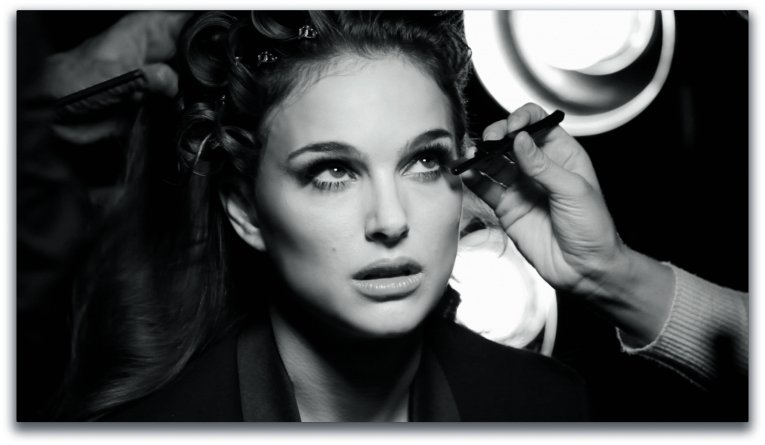 Natalie Portman Diorshow Iconic Overcurl