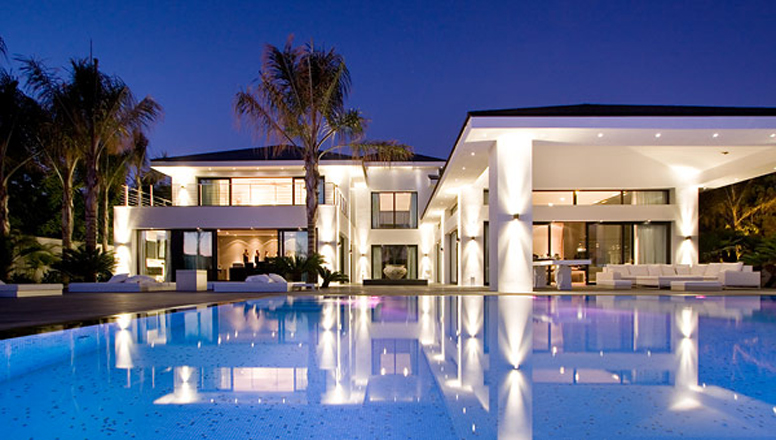 Villa de Estilo Moderno cerca de Campos de Golf – 1.750.000 EUR